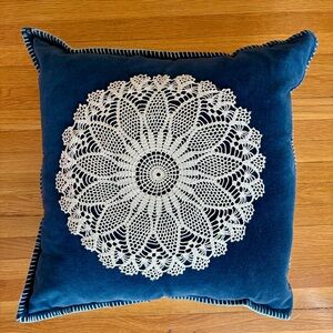 Vintage‎ handmade doily cushion 18”x18”